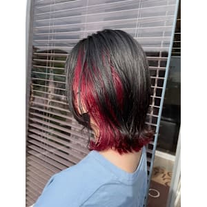 広めのインナーで可愛いレッドカラーに？