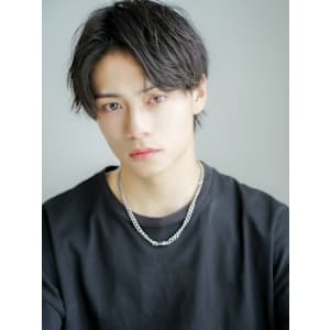 王道のセンターパート。