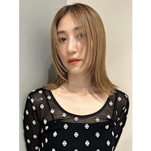 顔まわりレイヤー似合わせカットミルクティスタイリング20代