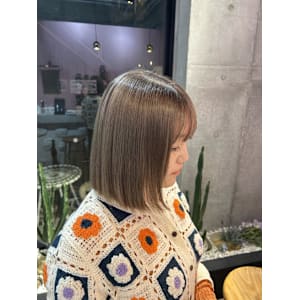 ミルクティーベージュ