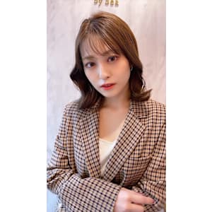 韓国髪質改善レイヤーカットホワイトブロンドワイドバング美髪 - Reve by Lond【レーヴバイロンド】掲載中