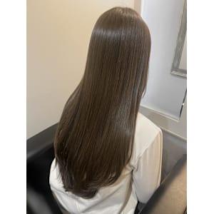 オリーブベージュ