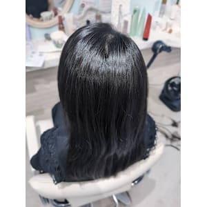 髪質改善（2枚目ビフォーあり）