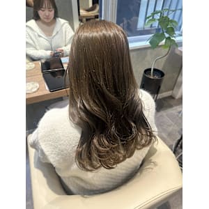 ★春にぴったり明るめオリーブベージュカラー！