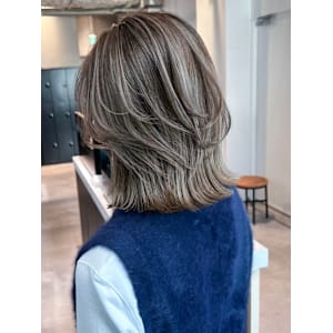 マロンベージュウェーブミディアム_ba542531