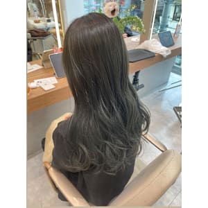 清楚の権化ダークグレージュカラー