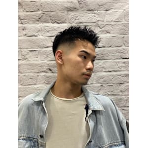 スキンフェード×アップバング