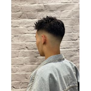 スキンフェード×アップバング