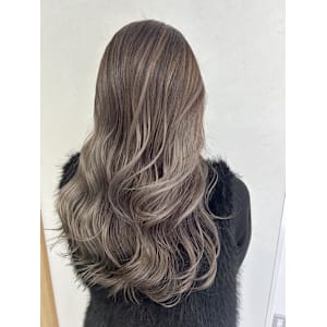 バレイヤージュ風ハイライトカラー！