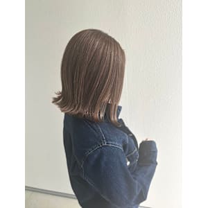 白髪ぼかしハイライト/ベージュカラー/外ハネ