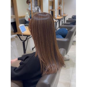 白髪ぼかしハイライトカラー30代40代50代ブルーグレージュ - Mira by KENJE【ミラバイケンジ】掲載中