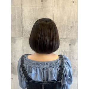 伸ばしかけの丸みボブ«ARCH Sayaka»
