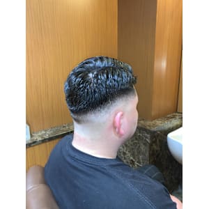 アイロンパーマ×スキンフェード