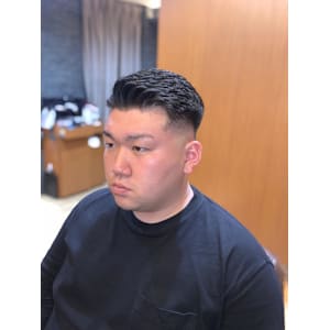 アイロンパーマ×スキンフェード