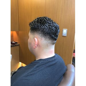 アイロンパーマ×スキンフェード