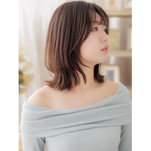 レイヤーカットくびれミディアムこなれヘア　クラゲヘアー