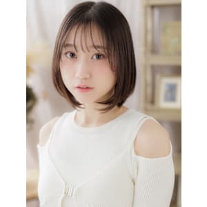 透けバング前下がり切りっぱなし黒髪ミニボブ　くすみベージュ