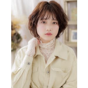 大人ガーリーふわふわボブ小顔デジタルパーマ　フェザーショート