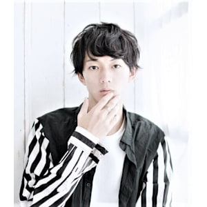 菅田将暉風髪型　無造作くせ毛風ニュアンスパーマひし形マッシュ