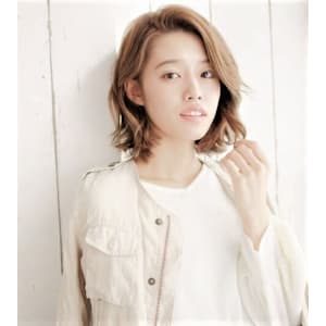 【博多美容室NAVY】クールなかきあげバングのひし形ボブ