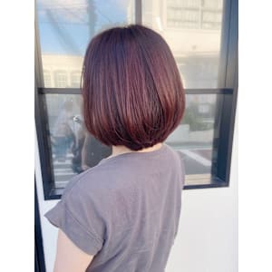 明るめの白髪染めを使った【大人フェミニンボブ】