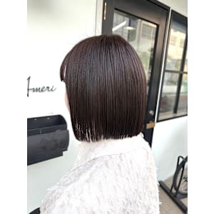 ナチュラルな切りっぱなしボブ