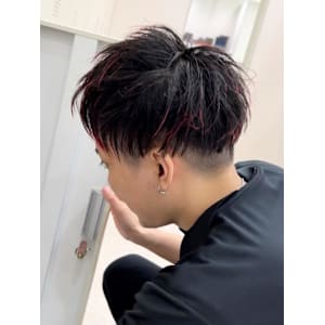 ～派手すぎない個性派赤メッシュ～