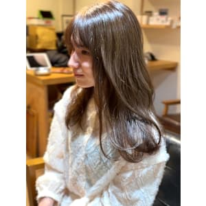 透明感カラー。 オリーブベージュ