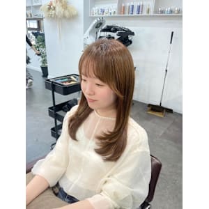 顔周りカット/ブラウンカラー/レイヤーカット