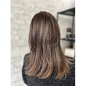 30.40代白髪ぼかしハイライトシアベージュウルフレイヤー - prize 池袋【プライズ】池袋西口店【プライズ イケブクロ イケブクロニシグチテン】掲載中