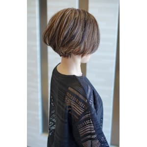 【50代】白髪ぼかしハイライト - mouf -hair&eyelash-【ムゥフ ヘアアンドアイラッシュ】掲載中