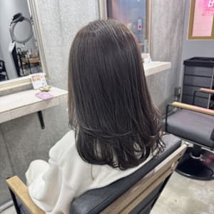 流行　ミディアムレイヤーカット