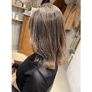 ハイライトベージュ＊ナチュラルくびれヘア