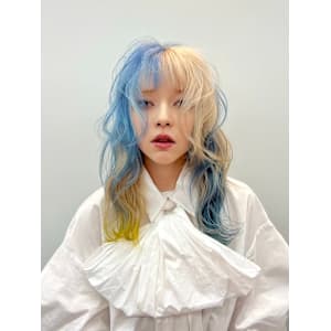 セクションカラー　デザインカラー　ハイトーン　原宿/表参道