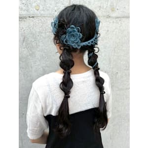 ツイン 編み下ろし お花アレンジ 個性的 イベントヘア