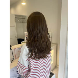 カーキブラウン