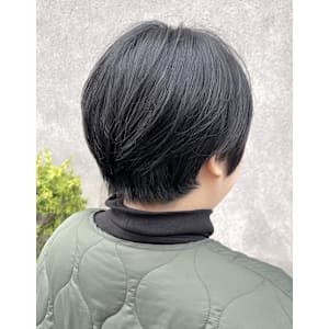 黒髪マッシュショート　多毛さん　ストレートパーマ