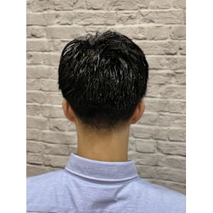 ツーブロックナチュラルアップバングショート