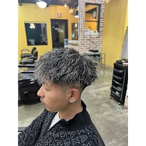 メンズホワイトメッシュ×ツイストパーマ