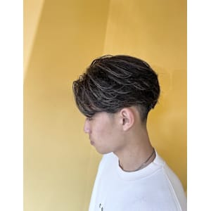 センターパート×ベージュメッシュ