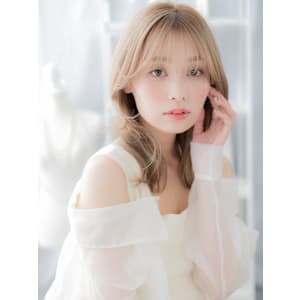 外国人風イヤリングカラーモテ髪くびれミディ　韓国風巻き