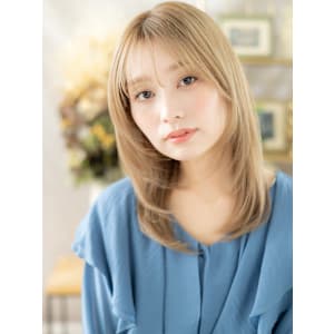 顔まわりレイヤーハイトーンカラーセミディ　ホワイトブロンド