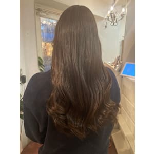 ロングウェーブ大人可愛い艶カラー暗めチョコレートブラウン - CHAINON【シェノン】掲載中