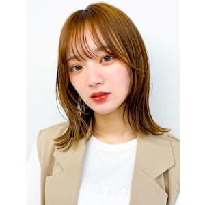 20代30代大人可愛いロブミルクティアッシュ肩ライン