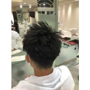 刈り上げアップバングショート