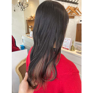 インナーカラーミルクティーピンクラテ１ブリーチ表面グレージュ - CHAINON【シェノン】掲載中