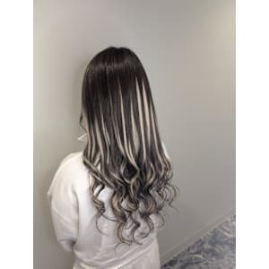 ハイライトロングスタイル - Bulansis Hair【ブランシス ヘアー】掲載中
