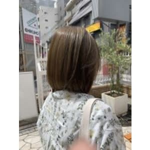 カーキアッシュ