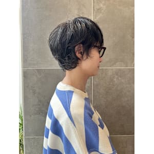クセをいかしたショートヘア