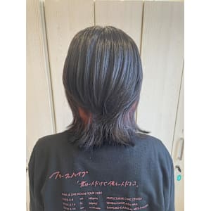 ウルフカット/暗色/袖カラー